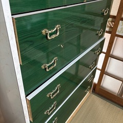 昭和レトロなタンスと棚のセットの画像