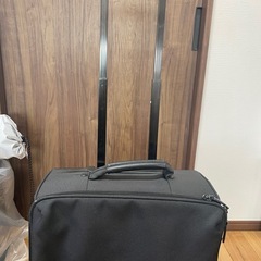 スーツケース　機内持ち込みの画像