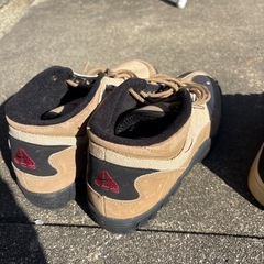 スニーカーまとめて1900円の画像