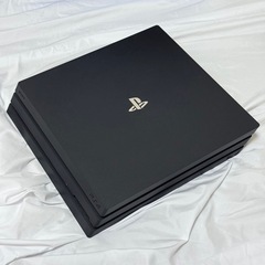 PlayStation 4 Pro 本体2TBブラック コントローラー3個 付きの画像