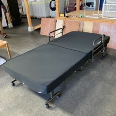 ニトリ　電動折り畳みベッドの画像