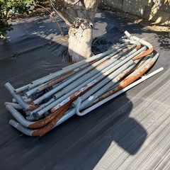 残りは木材のみの画像