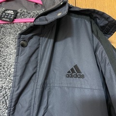 adidasベンチコート
の画像