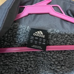 adidasベンチコート
の画像