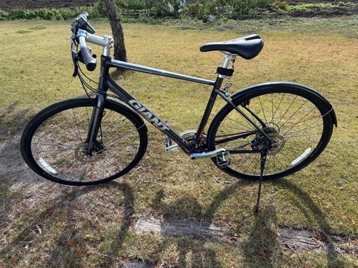 GIANT escape Mサイズ  空気入れお付けします。