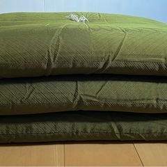 座布団3枚の画像