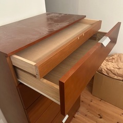 木製タンスの画像