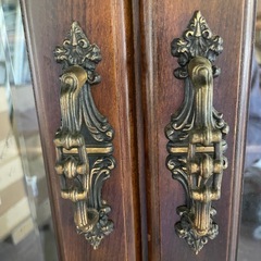 カリモク karimoku 家具コロニアル ガラスキャビネット サイドボード リビングボード サイドキャビネット の画像