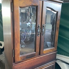 カリモク karimoku 家具コロニアル ガラスキャビネット サイドボード リビングボード サイドキャビネット の画像