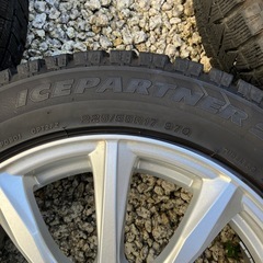 スタッドレスタイヤ　ブリジストン
の画像