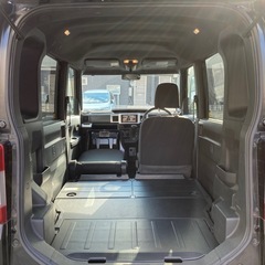 『全込み超特価』⭐️‼️『車検約2年付き』⭐️‼️『ナビTV/Bluetooth♪』⭐️‼️『ETC付き』⭐️‼️『バッテリー新品』⭐️‼️『タイミングチェーンエンジン』⭐️‼️29年式⭐️ハイゼットキャディー⭐️人気のブラック⭐️インパネAT(低燃費CVT)⭐️4ナンバー2人乗り⭐️フル装備⭐️ABS⭐️便利なキーレスや電格ドアミラー付き⭐️『月割り自動車税も、リサイクル料も、全てコミコミの超特価』‼️『更に千葉＆成田ナンバー管轄は名変代行無料サービス』‼️『圧倒的な安さ』‼️『超激安早い者勝ち』‼️の画像