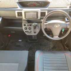 『全込み超特価』⭐️‼️『車検約2年付き』⭐️‼️『ナビTV/Bluetooth♪』⭐️‼️『ETC付き』⭐️‼️『バッテリー新品』⭐️‼️『タイミングチェーンエンジン』⭐️‼️29年式⭐️ハイゼットキャディー⭐️人気のブラック⭐️インパネAT(低燃費CVT)⭐️4ナンバー2人乗り⭐️フル装備⭐️ABS⭐️便利なキーレスや電格ドアミラー付き⭐️『月割り自動車税も、リサイクル料も、全てコミコミの超特価』‼️『更に千葉＆成田ナンバー管轄は名変代行無料サービス』‼️『圧倒的な安さ』‼️『超激安早い者勝ち』‼️の画像