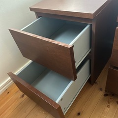 IKEA製ベットサイドシェルフ x2の画像