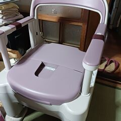 ポータブルトイレあげます。の画像