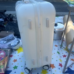 ドリンクホルダー付きキャリーケースの画像