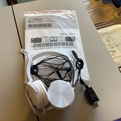 【リサイクルサービス八光】幅79㎝　夢グループ　ガイド機能付き 電子ピアノ [TSP-670D]の画像