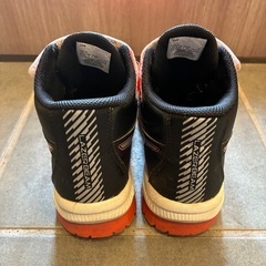 アシックス　レーザービーム　スノトレ　スノーブーツの画像