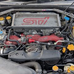 ローンは毎月22,500円～　スバル　インプレッサ WRX STi　アプライドモデルＥ　タイミングベルト交換済　ＲＥＣＡＲＯバケットシート　ナルディステアリング　ステアリング脱着ボス　ＨＫＳエアクリーナー　マッドガード　ＥＴＣの画像