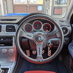 ローンは毎月22,500円～　スバル　インプレッサ WRX STi　アプライドモデルＥ　タイミングベルト交換済　ＲＥＣＡＲＯバケットシート　ナルディステアリング　ステアリング脱着ボス　ＨＫＳエアクリーナー　マッドガード　ＥＴＣの画像