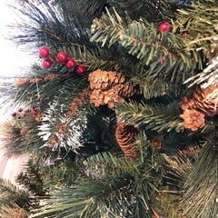 クリスマスツリー150㎝　松かさ付きの画像