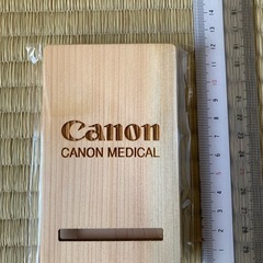 木製スマホスタンドの画像