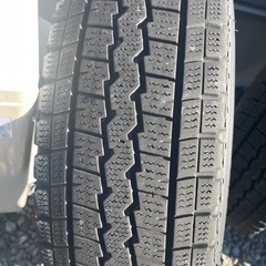 ハイエース　ダンロップ　スタッドレスタイヤ　の画像