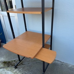 ELECOM パソコンデスクの画像