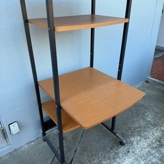 ELECOM パソコンデスクの画像