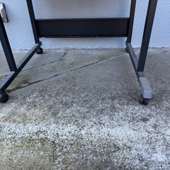 ELECOM パソコンデスクの画像