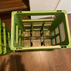 1.8リットルびん　6本用　プラスチックコンテナーの画像