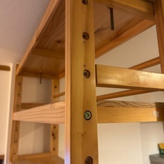 突っ張り木製シェルフ　ナチュラルカラー　突っ張り　棚(奥行28cm 横幅85cm)　の画像