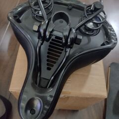 新品サドルの画像