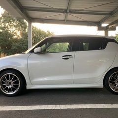 2017年式（29年式）スズキ　スイフトRS5速MT ZC83S セーフティパッケージ　乗って帰れます。の画像