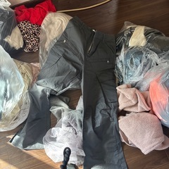 片付け中レディースキッズなどいろいろの画像