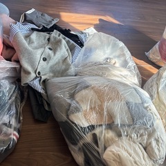 片付け中レディースキッズなどいろいろの画像