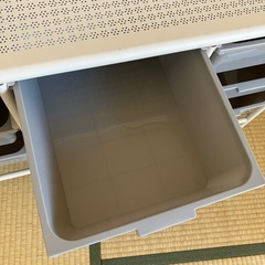 子供用ラック　棚の画像