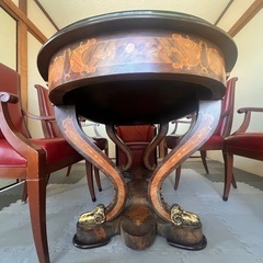 📌【売ります】高級感のある木製ダイニングテーブルセット（イス5脚付き）の画像