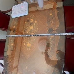 📌【売ります】高級感のある木製ダイニングテーブルセット（イス5脚付き）の画像