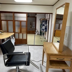 美容室のセット椅子の画像