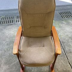 【リユースショップスパークル】無段階リクライニング機能高座椅子　No.142　高さ調整可能　ベージュ　ハイバック　リクライニングチェア　配送設置可能♪の画像