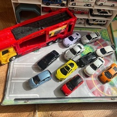 トミカ　大量セット　ミニカー、バス、トラック、パトカーなどの画像