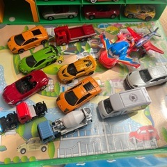 トミカ　大量セット　ミニカー、バス、トラック、パトカーなどの画像