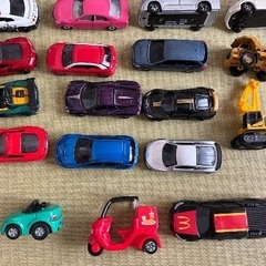 【交渉中】トミカ　お片付けバケツ、フェリー、トミカまとめの画像