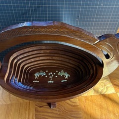 魚形木製果物入れの画像