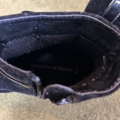 子供用黒ブーツの画像