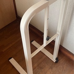 寝ながら本が読めるブックスタンドの画像