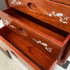 螺鈿チェストの画像