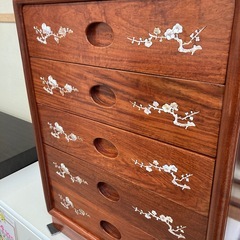 螺鈿チェストの画像
