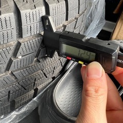 195/65r15 91Qスタッドレスタイヤヨコハマ47週22年製とアルミホイール4本の画像