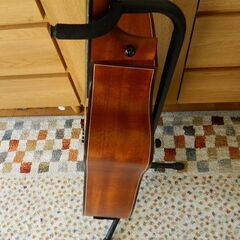 TOP単板のアコースティックギター（ケース付）の画像